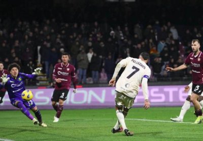 Dybala dispara a Pey 7 y marca el 2-1 de la Roma Salernitana